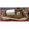 Image 1 : PREVIOUSLY OWNED DOG BED 44" X 32", DISH, AND