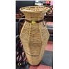 Image 1 : ORNAMENTAL WICKER VASE 5' TALL