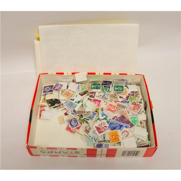 COLLECTION OF ASSORTED VINTAGE STAMPS