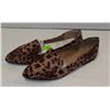 Image 1 : NEW AMAZON ESSENTIALS WOMENS SIZE 7.5 FLATS