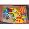 Image 1 : BOX WITH MATRIX BASKETBALL, 2 KOOSH MERF