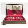 Image 2 : VINTAGE CUTLERY SET IN WOODEN CASE