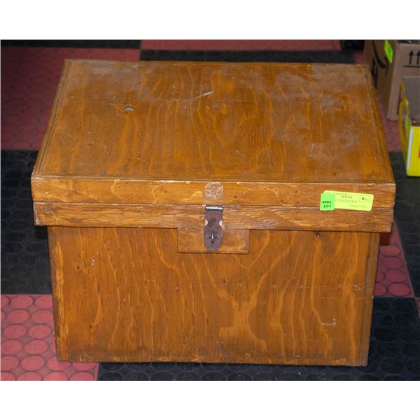 WOODEN LOCKABLE BOX