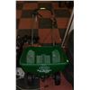 Image 1 : SCOTTS TURF BUILDER EDGE GUARD DLX SPREADER