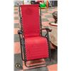 Image 1 : RED ZERO GRAVITY CHAIR