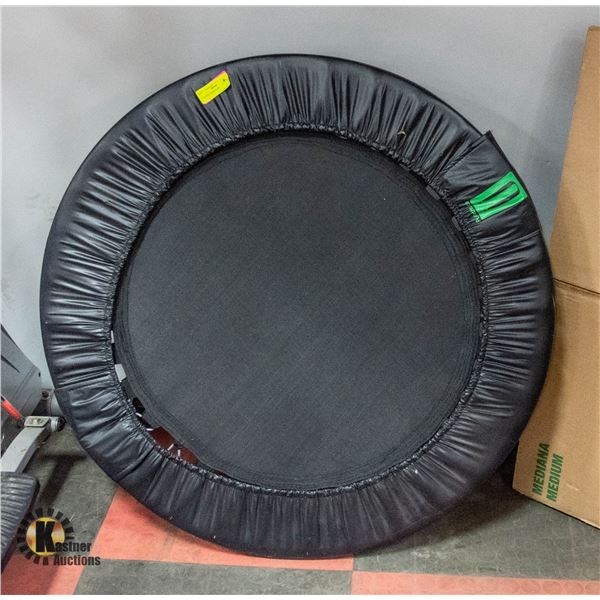 FITNESS TRAMPOLINE