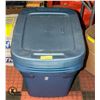 Image 1 : LOT OF STORAGE TOTES