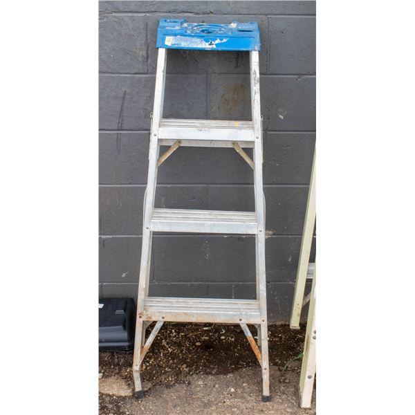 4FT ALUMINUM LADDER