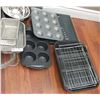 Image 4 : Muffin Tins, Roasting Pans, Mixing Bowls, Casserole Dishes And Baking Sheet