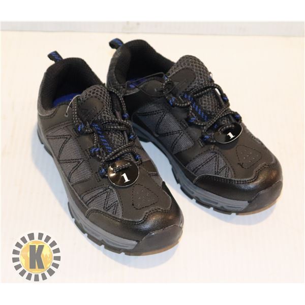 NEW BOYS SIZE 1 OZARK TRAIL TIE-UP HIKER SHOE