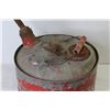 Image 2 : Vintage Metal Gas Can