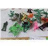 Image 2 : Lot of Army Men Toys