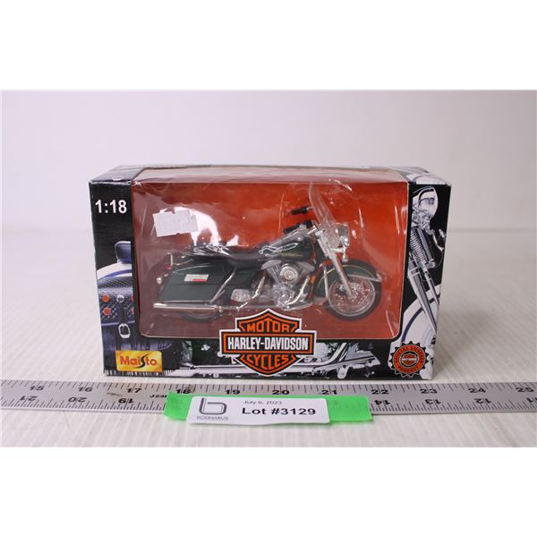 Harley Davidson Model Motorcycle - 1:18 (NIB)