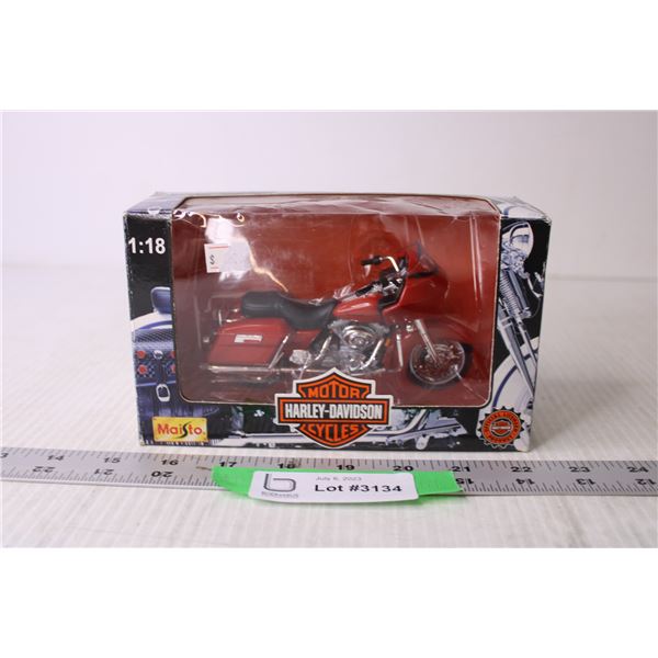 Die Cast Harley Davidson Motorcycle - 1:18 (NIB)