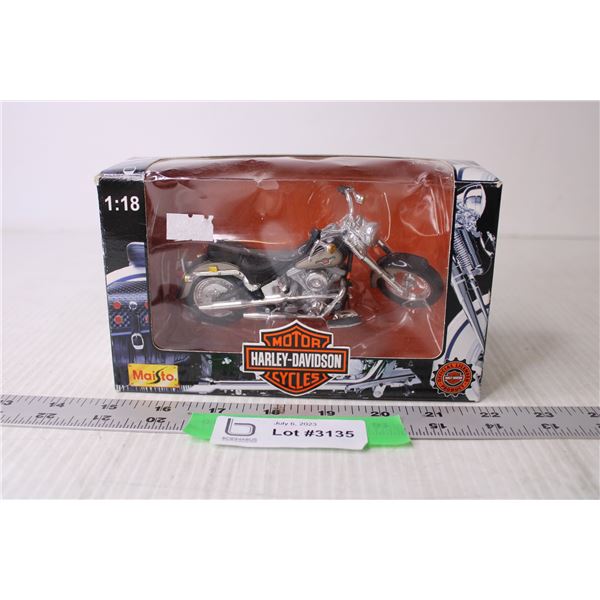 Die Cast Harley Davidson Motorcycle - 1:18 (NIB)