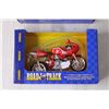 Image 2 : (2) Road & Track Model Motorcycles - 1:18 (NIB)