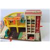 Image 3 : Fisher Price - Parking Ramp & Service Center - w/People & Assorted Pieces