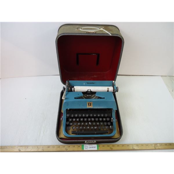 Underwood (made in Canada) Typewriter