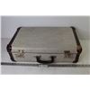 Image 1 : Vintage Suit Case (missing a corner piece)