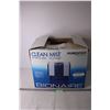 Image 1 : Clean Mist Humidifier in Box