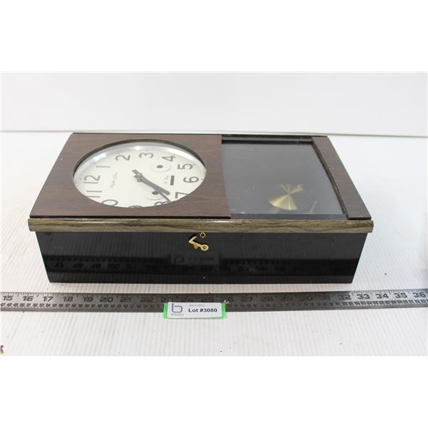 Rhythm Gloria 30 Day Clock (Key and Pendulum Working) - Bodnarus