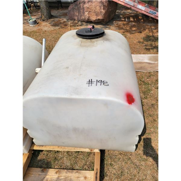 Poly tank (Approx 100 gal) used for oil