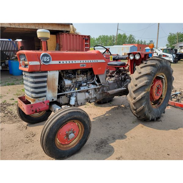 MF 165 Gas Tractor Open Station, 5257 orig. hrs, 3 pt hitch, SN.9A III987, Multi power, 16.9x28 Rear