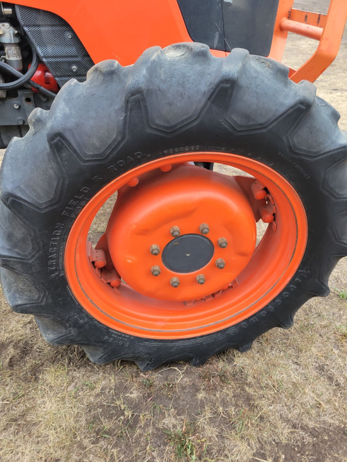 2007 Kubota M6040, 64 Hp FWA Tractor, CAHR,16.9X28 rear, Dual hyd., PTO ...