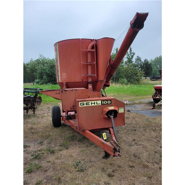 Gehl 100 540 PTO Grinder Mixer, SN.4444 c/w aux. hyd.