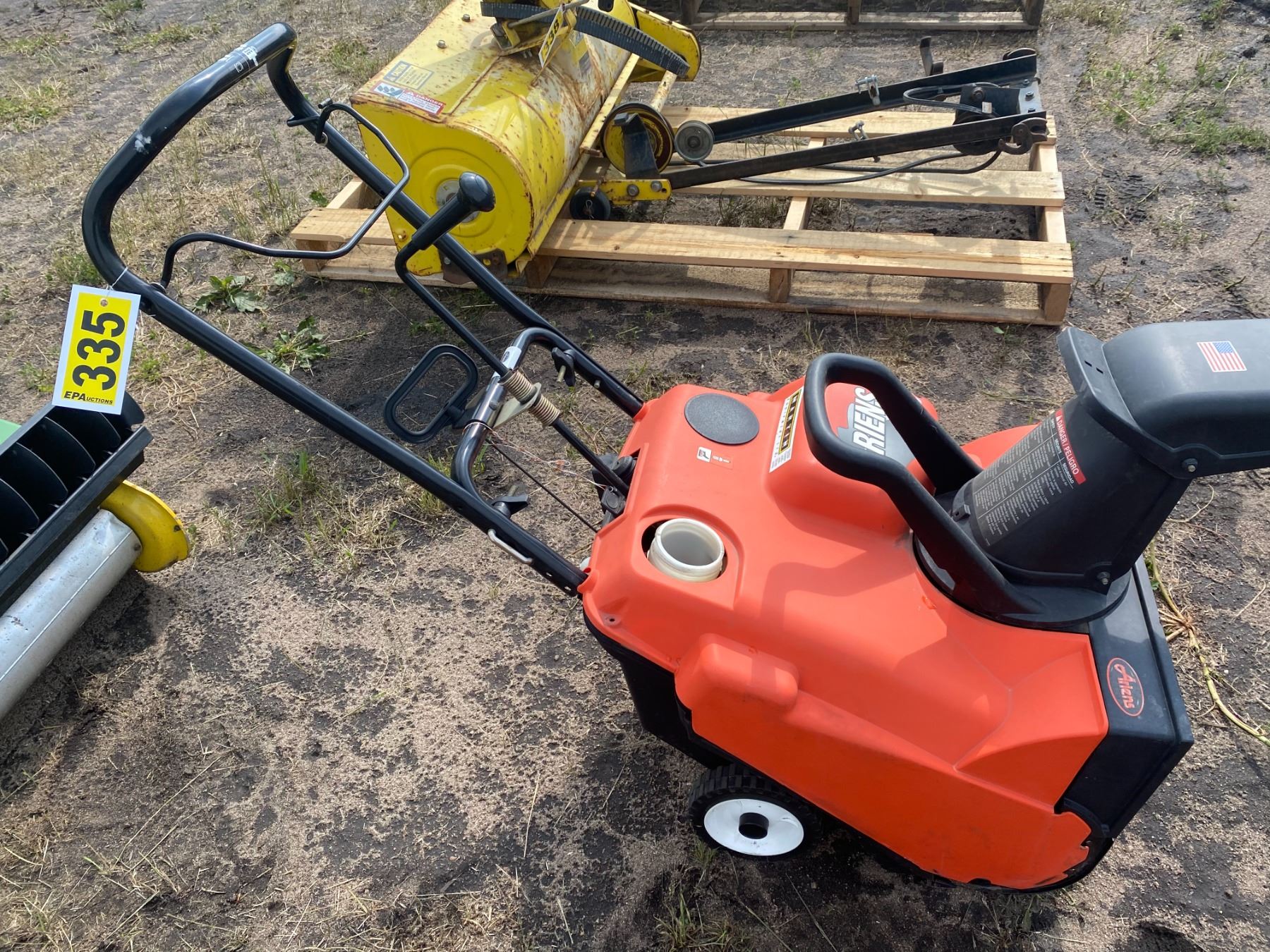Ariens 722 gas snow blower