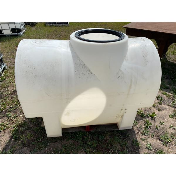 Approx. 150-gal Plastic tank