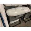 Image 2 : MIDMARK RITTER COMMERCIAL POWERED MULTI ADJUSTABLE FOOT CONTROL OPERATED MEDICAL / SPA BED