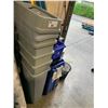 Image 1 : LOT OF OFFICE GARBAGE CANS & RUG