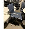 Image 2 : BLUE LEATHER LOOK MID BACK ADJUSTABLE MOBILE OFFICE CHAIR