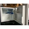 Image 2 : DANBY WHITE SINGLE DOOR MINI BAR REFRIGERATOR