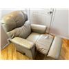 Image 3 : La-Z-Boy Rocker Recliner Chair