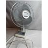 Image 1 : Pleasantaire Oscillating Fan