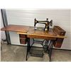 Image 1 : Antique 1915 Singer Sewing Machine Table
