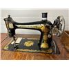 Image 3 : Antique 1915 Singer Sewing Machine Table