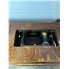 Image 8 : Antique 1915 Singer Sewing Machine Table