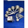 Image 1 : Lot of Kitchen Measuring Devices and Sponge Holder