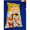 Image 2 : Cheetos Popcorn Cheddar Snacks (8 x 40g)