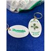 Image 2 : Lot of 96 Fitzgeralds Casino/Hotel Luck 4 Leaf Clover Keychains