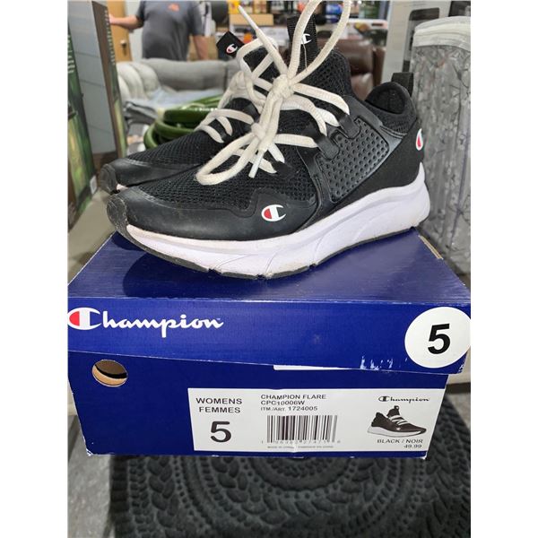 Champion Flare  Womens Size 5 Runners