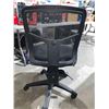 Image 3 : Black Adjustable, Upholstered Office Chair on Castors