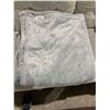 Image 2 : Queen Size Plush Bed Blanket - Gray