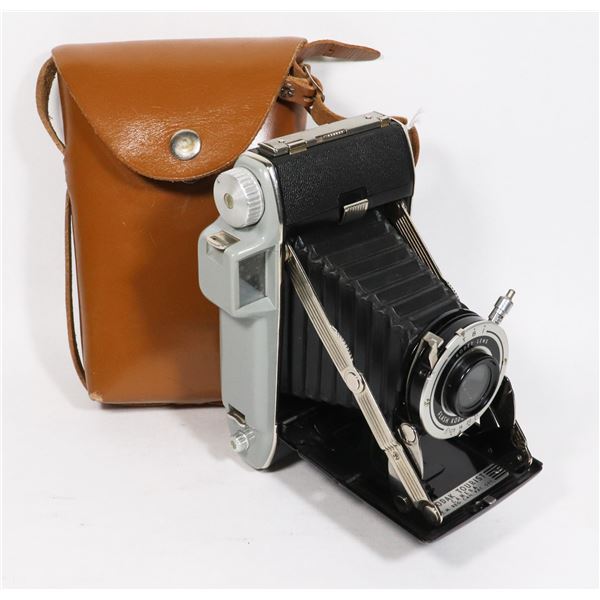 #864 VINTAGE KODAK CAMERA IN LEATHER CASE KODAK