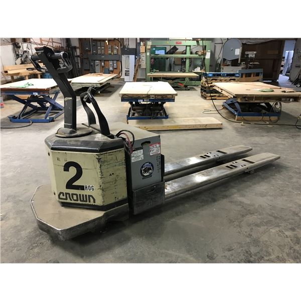 CROWN 3000 SERIES MODEL PE3520-80 ELECTRIC PALLET JACK WITH 8000LBS. CAPACITY & 84" FORKS