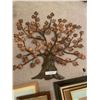 Image 2 : Hug Maple Leaf Metal Tree Wall Décor & Lg Variety of Picture Frames