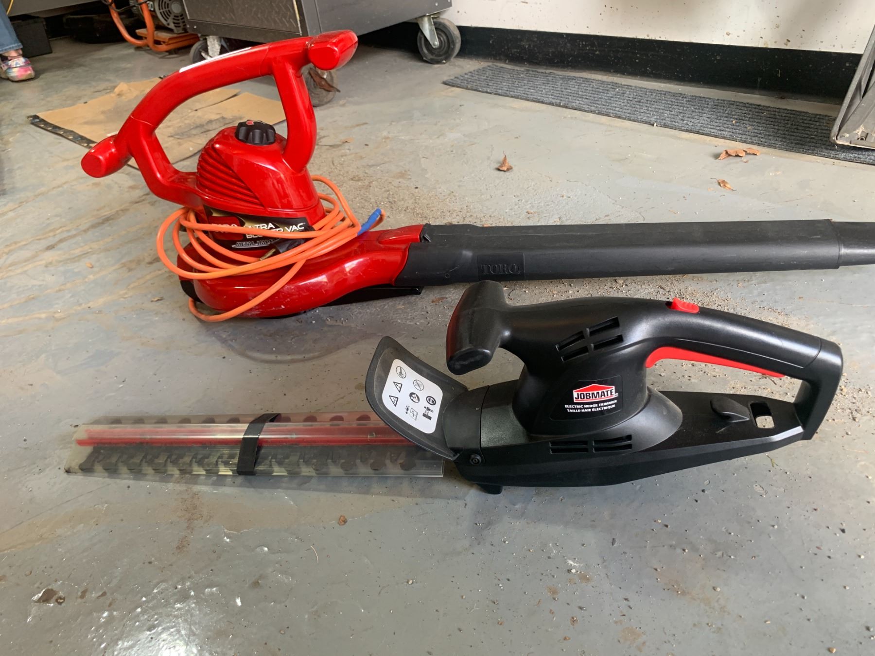 Jobmate Electric Hedge Trimmer, & Toro Ultra Blower Vac Beck Auctions